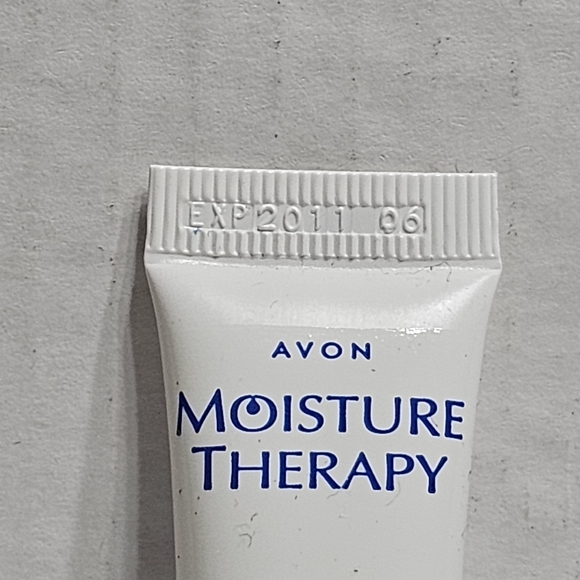 Lot of 4 Avon Moisture Therapy Intensive Healing Repair Lip Treatment Balm SPF - Picture 3 of 6